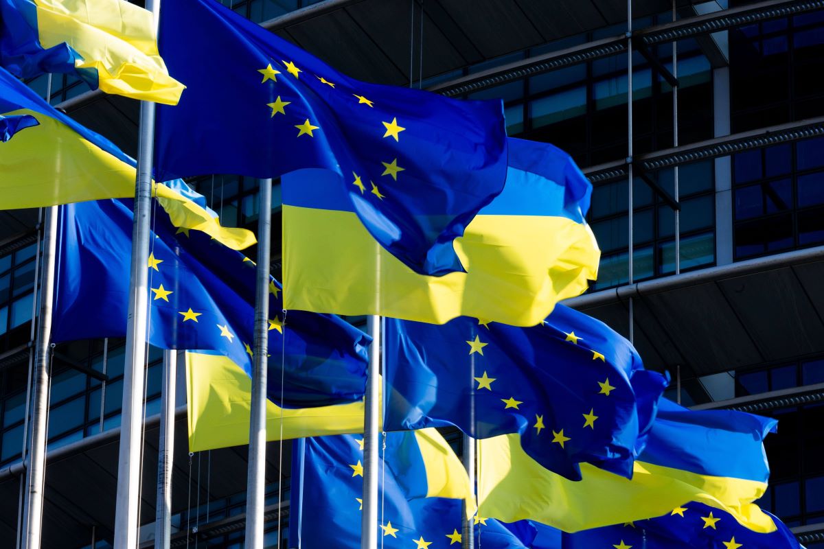 EU-Ukrainian flag, source: Multimedia Centre European Parliament