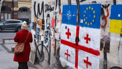 The walls in Tbilisi speak out / Reuters